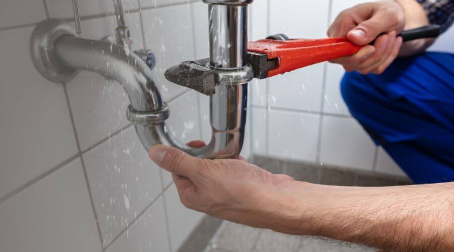 Expert burst pipe repair services in Onawa, IA